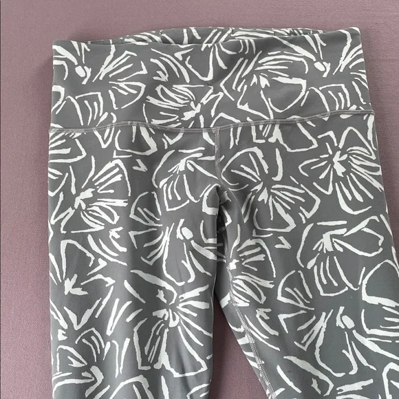 Athleta Capris Leggings - Picture 2 of 8